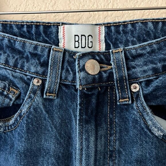 BDG Tapered Baggy Dark Wash Distressed Jeans Size 24 - Picture 2 of 12